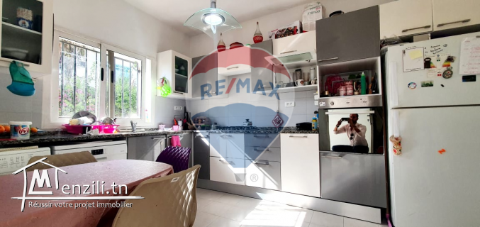 Un S+3 front mer meublé à la Marsa à Louer