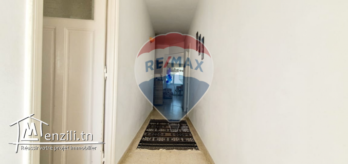 Un S+3 front mer meublé à la Marsa à Louer