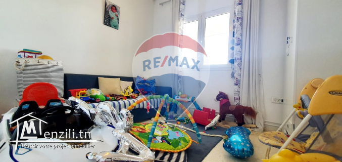 Un S+3 front mer meublé à la Marsa à Louer