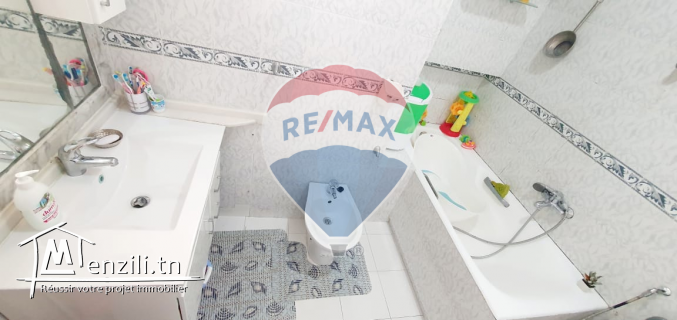 Un S+3 front mer meublé à la Marsa à Louer