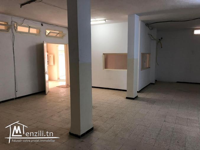 A Louer dépôt/local Omrane supérieur