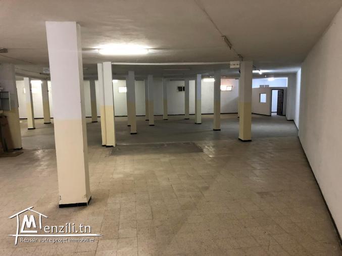 A Louer dépôt/local Omrane supérieur