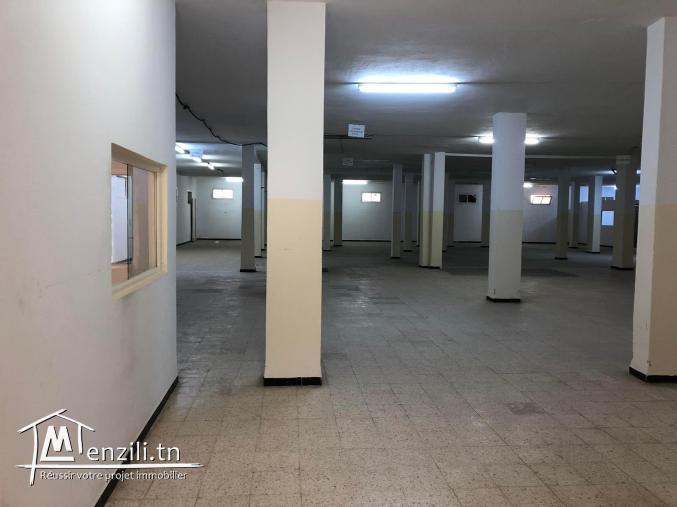 A Louer dépôt/local Omrane supérieur