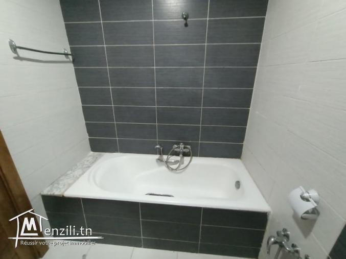 Route lafrane :A vendre un appartement moderne S+3 avec place parking et cellier