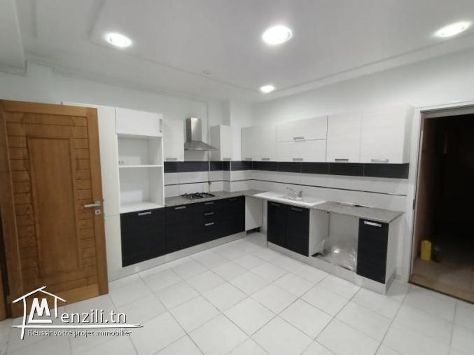 Route lafrane :A vendre un appartement moderne S+3 avec place parking et cellier