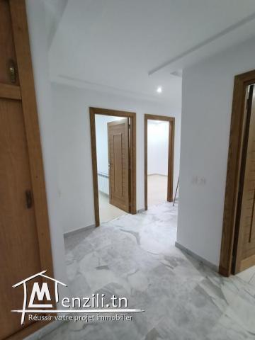 Route lafrane :A vendre un appartement moderne S+3 avec place parking et cellier