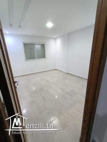 Route lafrane :A vendre un appartement moderne S+3 avec place parking et cellier