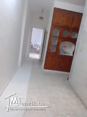 طابق اول للبيع