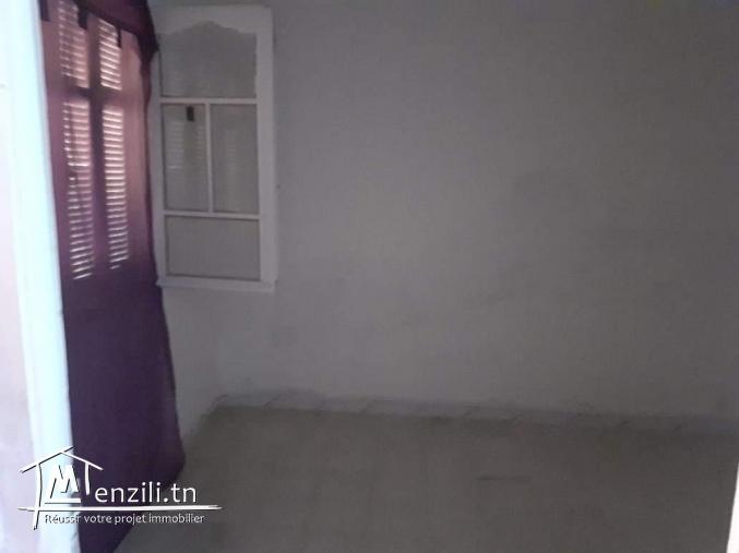 طابق اول للبيع