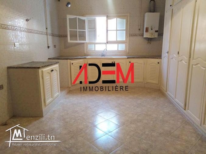 Spacieux étage de villa S4 de 250m² avec abri voiture