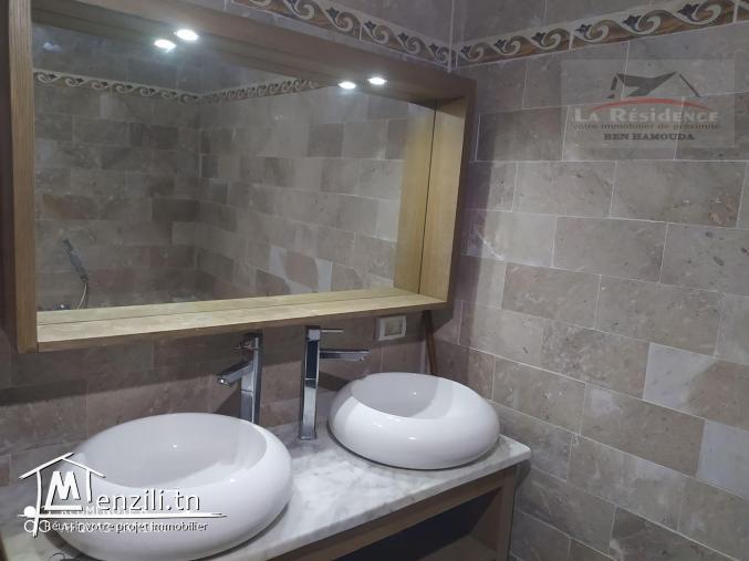 Villa indépendante a Sidi Salem pied dans l'eau