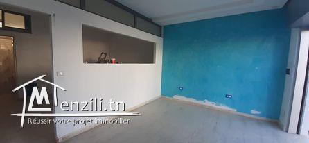 Local commercial aménagé de 40 m sur une artère mouvementée