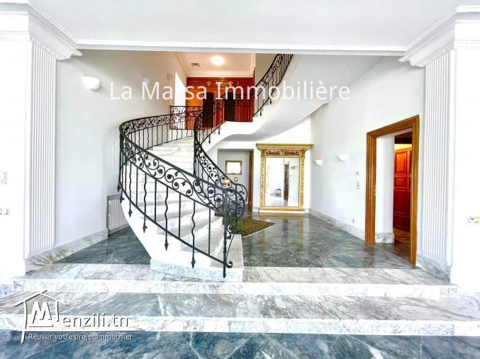 A Louer une villa s4 vue mer avec piscine et jardin à Sidi Bou Said