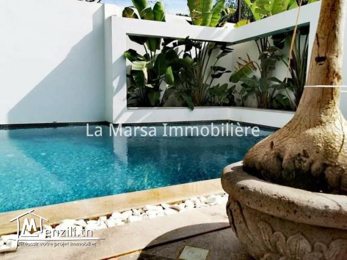 A Vendre une villa avec piscine et jardin à Gammarth