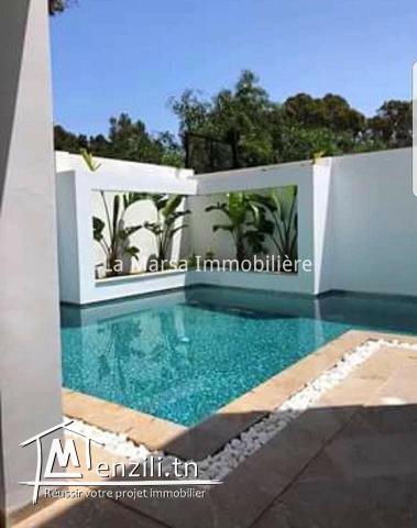 A Vendre une villa avec piscine et jardin à Gammarth