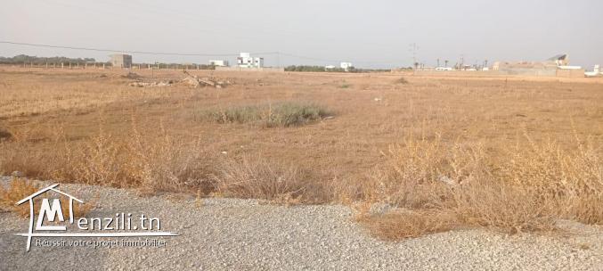 un terrain situe 1 km de yasmine hammamet