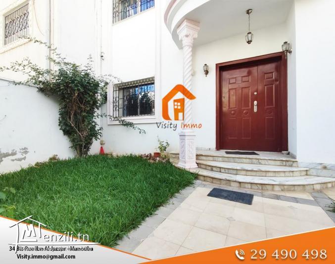 Villa sur deux niveaux à vendre