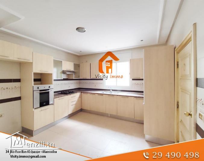 Villa sur deux niveaux à vendre