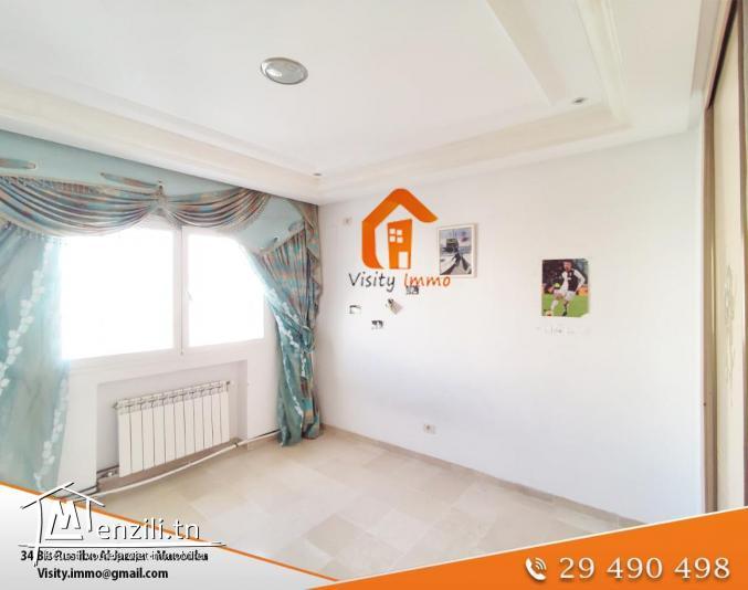 Villa sur deux niveaux à vendre