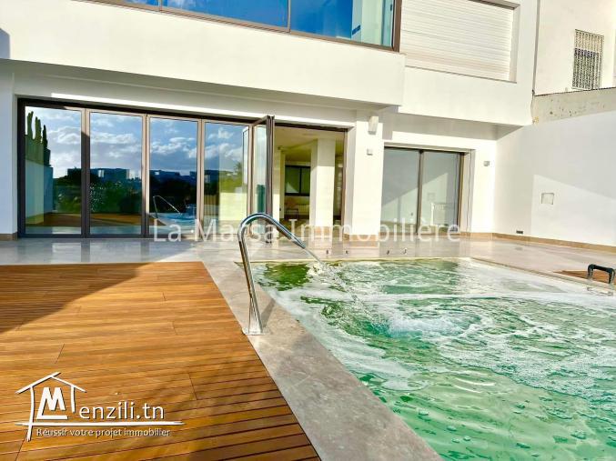 A Louer luxueux triplex s4 avec piscine à Gammarth supérieur