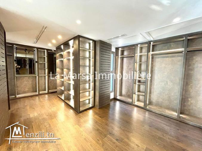 A Louer luxueux triplex s4 avec piscine à Gammarth supérieur