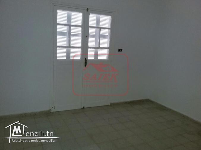 location d'un rez de chaussé de villa à corniche