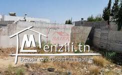 vente d'un terrain qui fait le coin à corniche