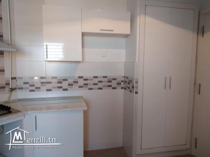 à vendre Appartement S+2 à Ennasr 2