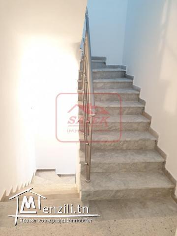 location d'un 1ér étage d'appartement à centre ville