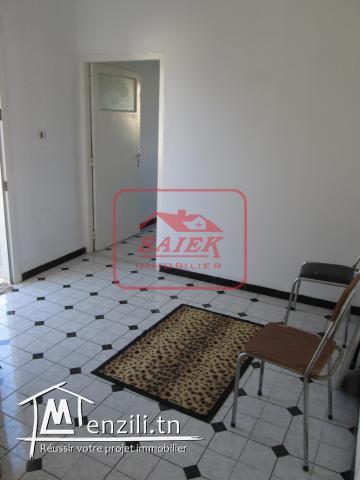 location d'un studio à Bhira