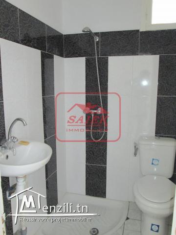 location d'un studio à Bhira