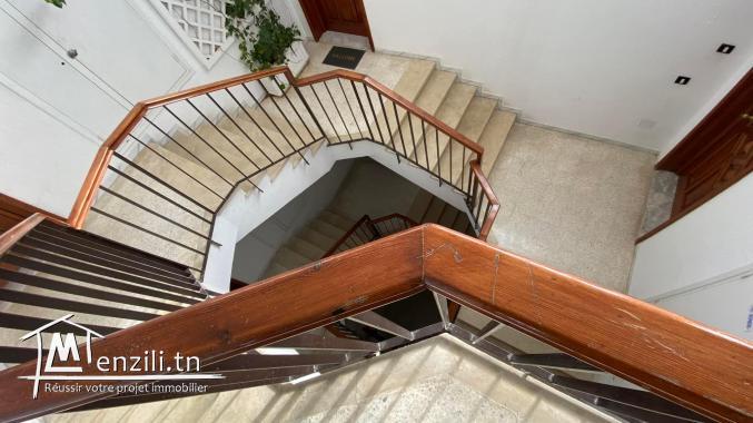 A vendre un appartement S+3 aux jardins de l'aouina