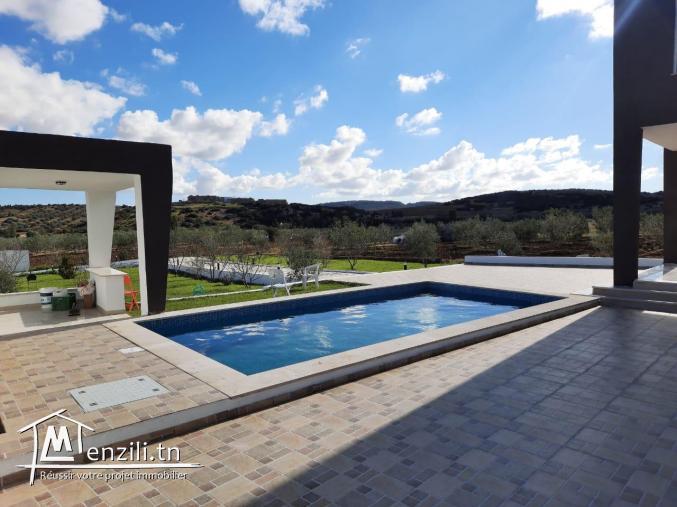 Une belle villa sur 6000m² de haut standing à compagne Hammamet.