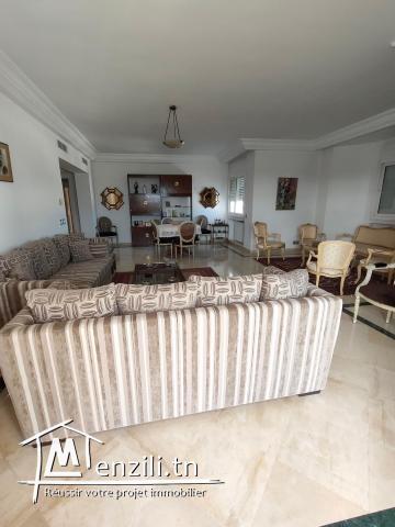 Spacieux S+4 de 289m² avec cellier et 2ppkg à Menzah8