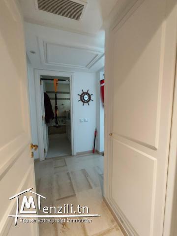 Spacieux S+4 de 289m² avec cellier et 2ppkg à Menzah8