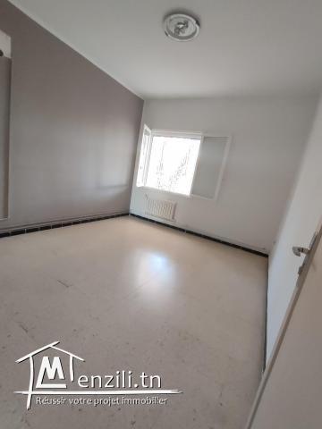 Villa S+4 plain pied avec un grand jardin