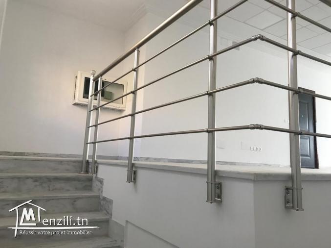 A louer deux surfaces commerciales