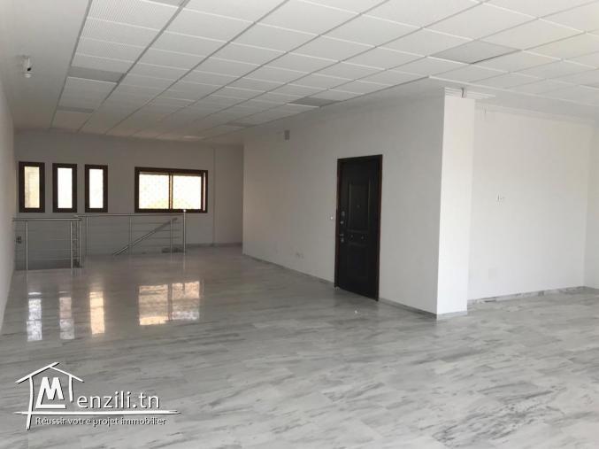 A louer deux surfaces commerciales