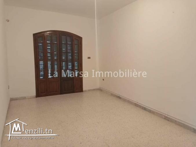 A Louer villa s3 avec jardin à Menzah 9