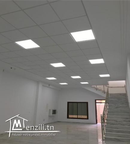 A louer deux surfaces commerciales