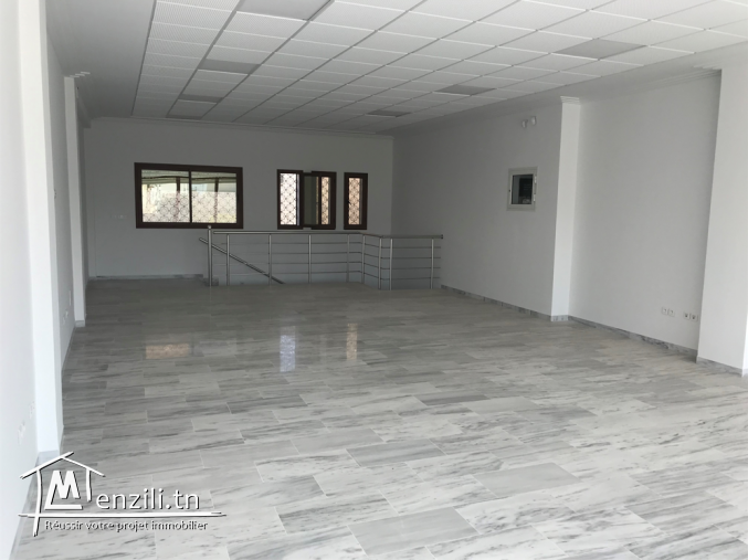 A louer deux surfaces commerciales