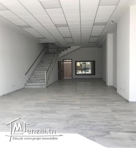 A louer deux surfaces commerciales