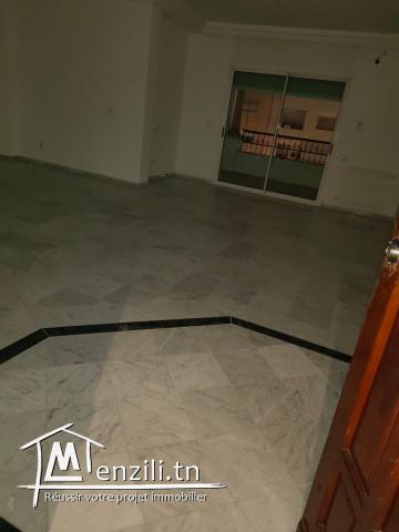 Spacieux S+3 de 200m2 à Ennasr 2