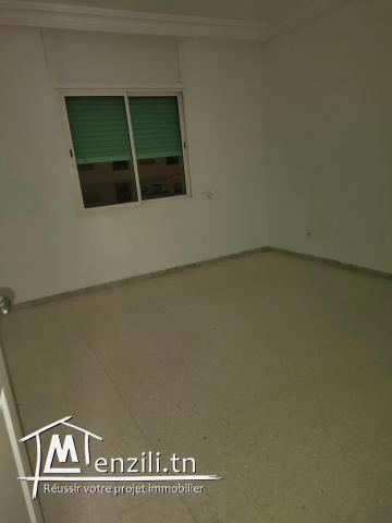 Spacieux S+3 de 200m2 à Ennasr 2