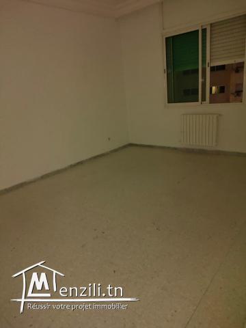 Spacieux S+3 de 200m2 à Ennasr 2