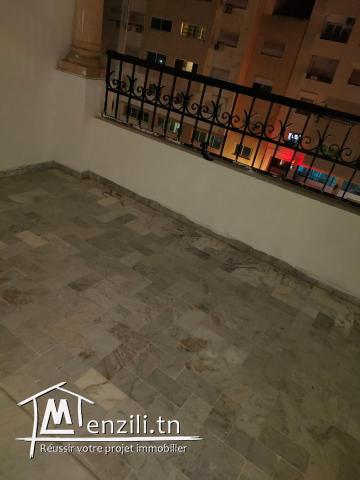 Spacieux S+3 de 200m2 à Ennasr 2