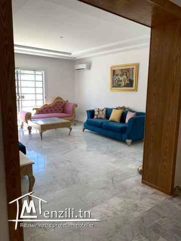 A vendre un appartement s2 avec jardins à l'aouina