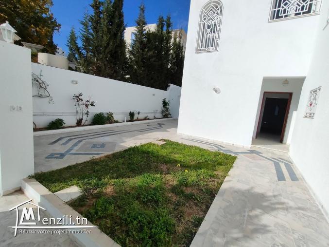 duplex haut standing avec un jardin privatif a menzah9