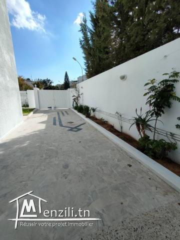 duplex haut standing avec un jardin privatif a menzah9