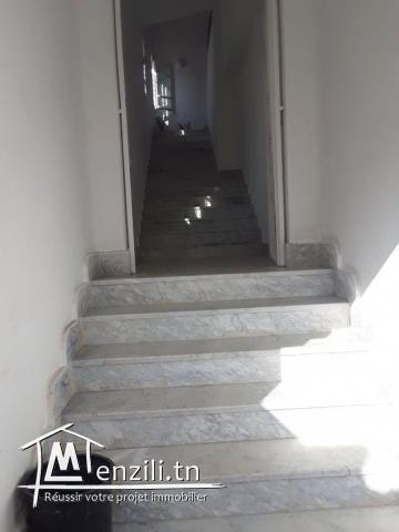 Av. Villa à 2 niveaux, route de Gammarth